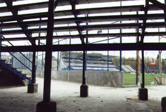 estadio: desde abajo de la popular del Bosque