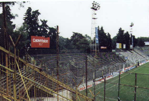 estadio: sector ocupado generalmente por el publico visitante